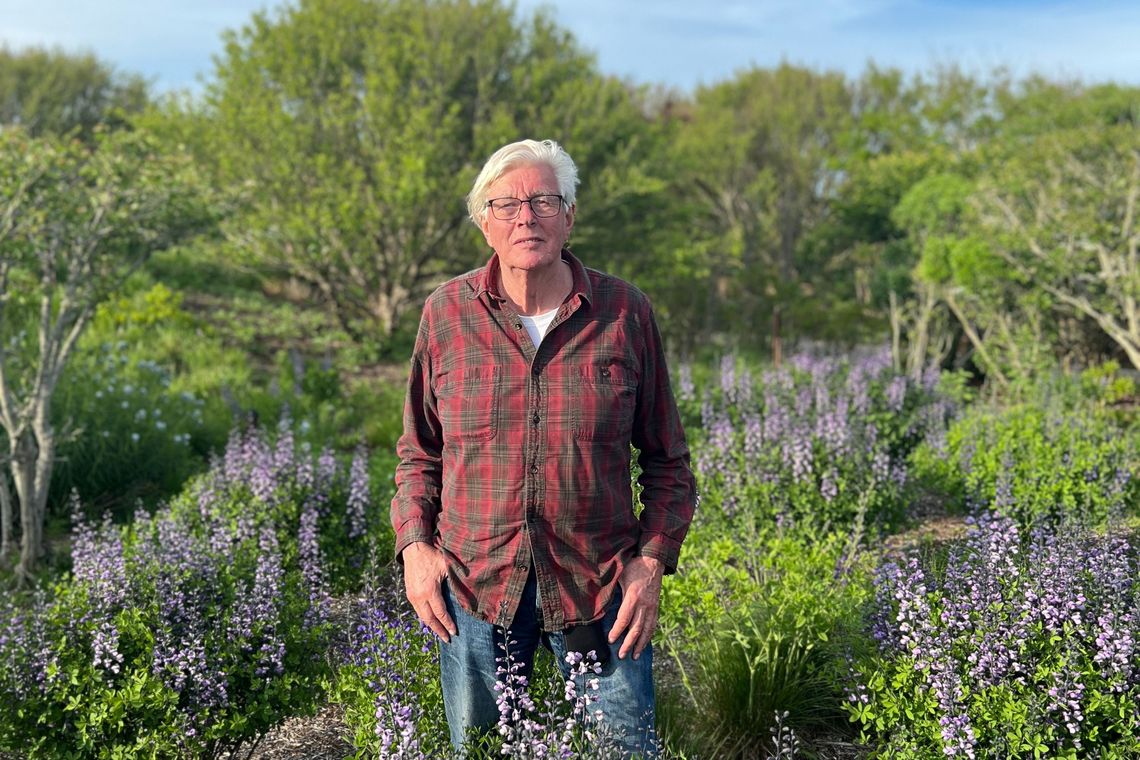 barnes phs hero piet in garden photographer hanna packer