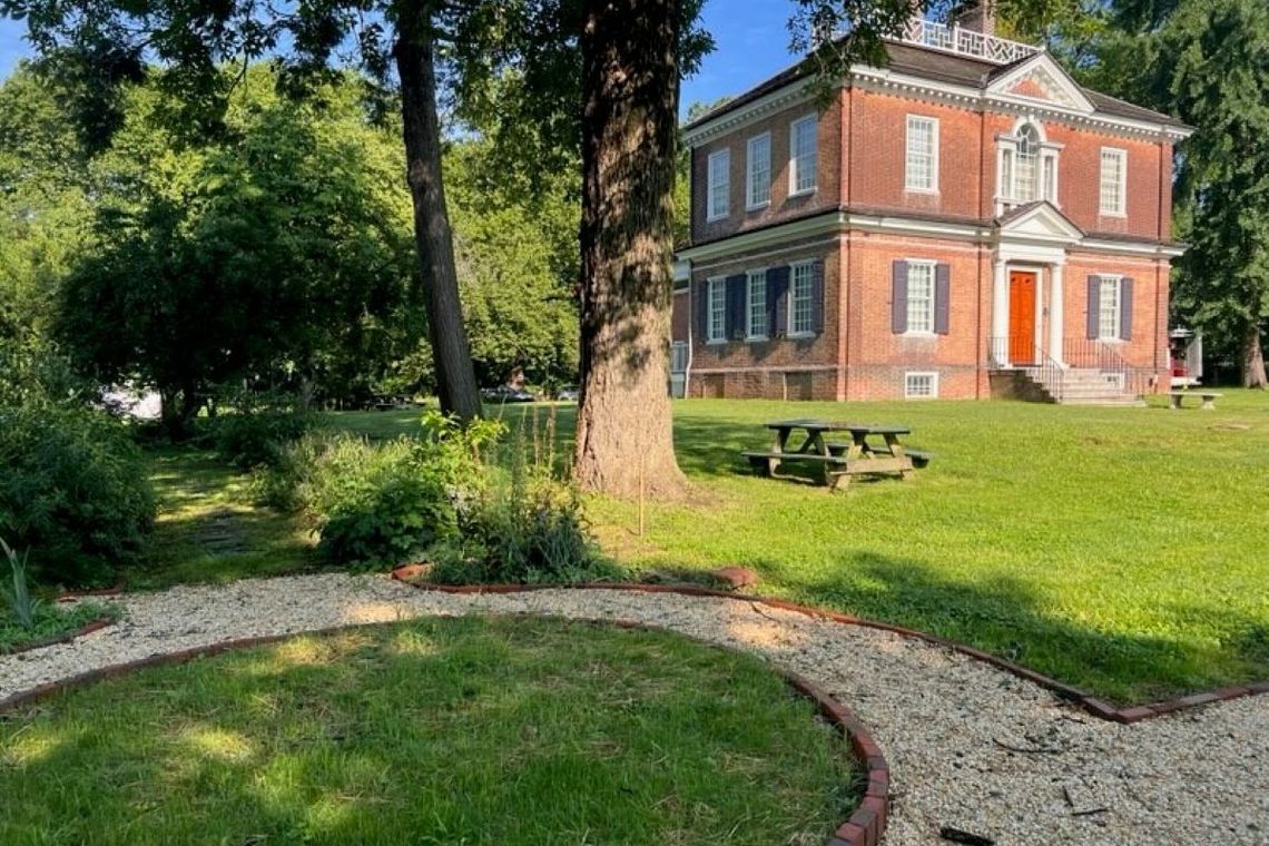 resized woodford mansion 2